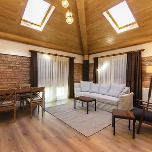 2* Aparthotel The Nomad Old